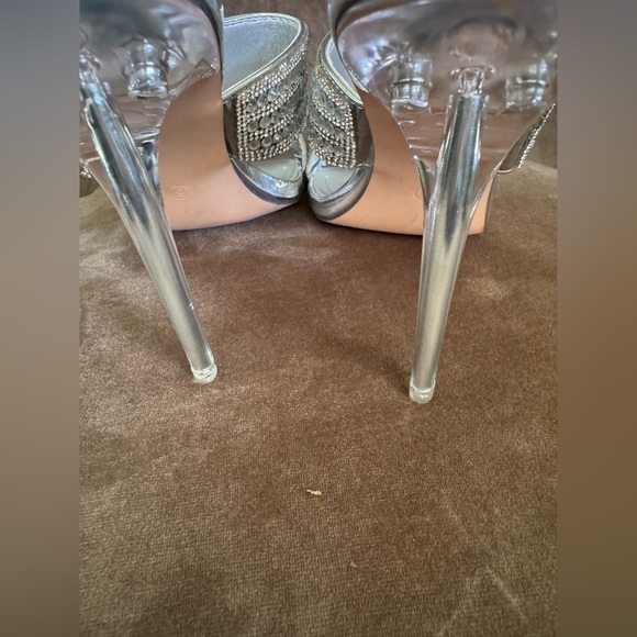 Azalea Wang Yonah embellished heeled sandals in silver - Picture 7 of 7